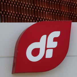 El logo de Duro Felguera en su sede en Madrid. REUTERS/Sergio Perez