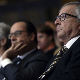 Jean Claude Juncker y el presidente Francois Hollande./ REUTERS/Stephane de Sakutin/Pool