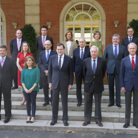 Foto de familia de los miembros del Gobierno de Mariano Rajoy. LA MONCLOA