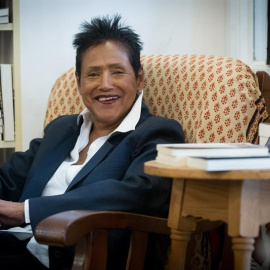 La activista Elaine Brown, antigua presidenta del grupo Panteras Negras y figura clave del pensamiento revolucionario negro en EEUU, durante la rueda de prensa que ha ofrecido hoy en Barcelona con motivo de su participación en Literal, la f