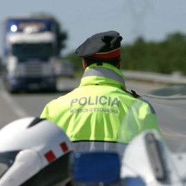 Foto de archivo de un agente de los Mossos. / EFE