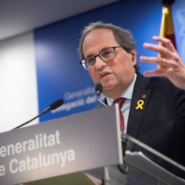 12/02/2019.- El presidente de la Generalitat, Quim Torra, durante una comparecencia ante los medios tras finalizar la primera jornada del juicio del 1-O, que ha podido seguir desde el Tribunal Supremo. EFE/Luca Piergiovanni
