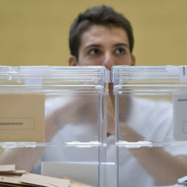 Imagen de archivo de una mesa electoral./ EFE