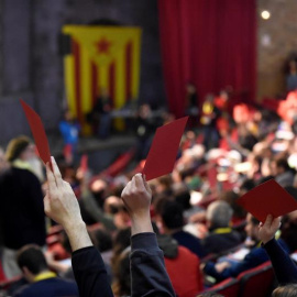 El consejo político de la CUP ha decidido facilitar la investidura de Quim Torra. / SANTI IGLESIAS (EFE)