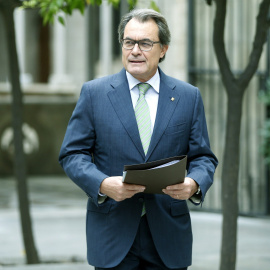 El presidente de la Generalitat en funciones, Artur Mas, a su llegada a la reunión semanal del gobierno catalán, poco antes de conocerse la citación por el el TSJC. EFE/Andreu Dalmau