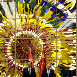 El presidente de Cuba, Raúl castro , con el primer ministro chino, Li Keqiang, durante su encuentro en el Palacio de la Revolución, en La Habana. REUTERS/Enrique de la Osa