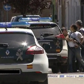 Desalojados los juzgados de La Almunia de Doña Godina tras atrincherarse un hombre. /ARAGON TV