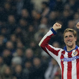 Fernando Torres celebra su segundo gol al Madrid. EFE/Ballesteros