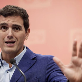 El presidente de Ciudadanos, Albert Rivera, durante la rueda de prensa posterior a la reunión de la Ejecutiva Nacional de su partido celebrada hoy en Madrid. EFE/Emilio Naranjo