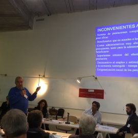 Juan Gimeno, presidente de Economistas sin Fronteras y uno de los organizdores de las Jornadas, durante su intervención. / Twitter