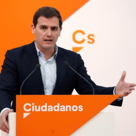 El líder de Ciudadanos, Albert Rivera, durante la rueda de prensa posterior a la reunión del Comité Permanente del partido celebrada en Madrid. EFE/Chema Moya