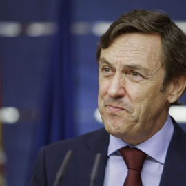 El portavoz del PP en el Congreso, Rafael Hernando, durante la rueda de prensa que ha ofrecido este martes en la Cámara Baja. EFE/Emilio Naranjo