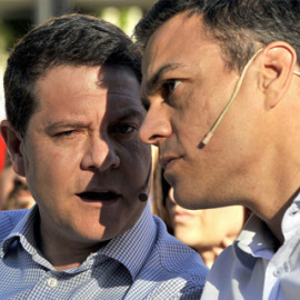 Emiliano García-Page junto a Pedro Sánchez en una foto de archivo | EFE