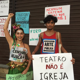 Manifestación contra la censura que tuvo lugar el 7 de octubre frente al Teatro público Glauce Rocha. / Luna Gámez