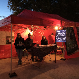 Puesto de Cruz Roja Juventud destinado a la información sobre drogas.- C.R.