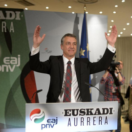 Iñigu Urkullu, en la sede del PNV tras conocer los resultados de las elecciones vascas. REUTERS