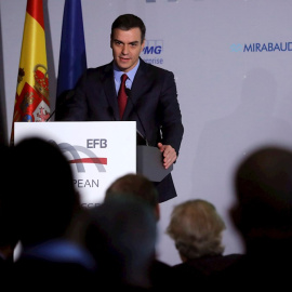 El presidente del Gobierno en funciones, Pedro Sánchez, durante su intervención en la clausura del VI Congreso de las Empresas Familiares Europeas, que organiza el European Family Businesses (EFB), en Madrid. EFE/Juan Carlos Hidalgo