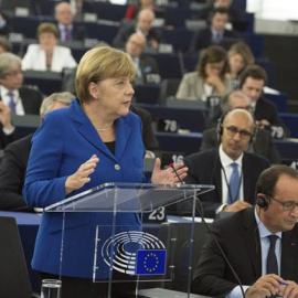 La canciller alemana, Angela Merkel, se pronuncia ante el Parlamento Europeo