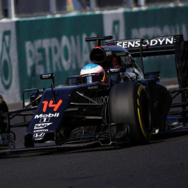 Fernando Alonso durante la carrera. / EFE