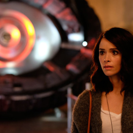 Abigail Spencer en la serie 'Timeless'.