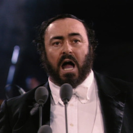 El tenor italiano Luciano Pavarotti.