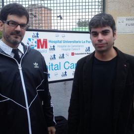 Jorge García Castaño, a la derecha de la imagen, junto al excoordinador regional de IU en Madrid el pasado mes de octubre. / EP