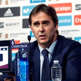 El seleccionador nacional de fútbol, Julen Lopetegui, anuncia la lista de jugadores para el Mundial de Rusia. - EFE