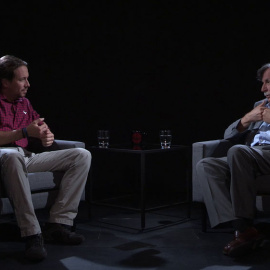 Pablo Iglesias con Joan Garcés, en su entrevista en el programa 'Otra Vuelta de Tuerka'. PÚBLICO