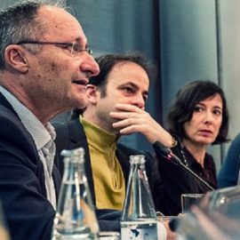 Joan Llinares, Jaume Asens, Simona Levi i David Fernàndez, en la presentació de l'Oficina per la Transparència i les Bones Pràctiques de l'Ajuntament de Barcelona, el 16 de desembre del 2015. / Ajuntament de Barcelona.