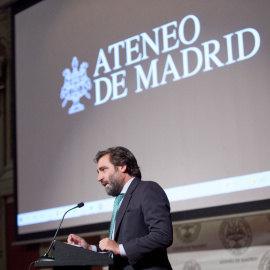  El presidente del Ateneo, Luis Arroyo, interviene en 'Los Aperitivos del Ateneo', en el Ateneo de Madrid, a 1 de octubre de 2021, en Madrid (España).- Jesús Hellín / Europa Press