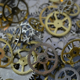  Maquinaria de relojería. Foto: Laura Ockel / Unsplash.