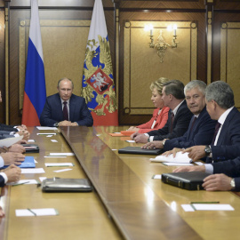 El presidente ruso Vladimir Putin, reunido con los miembros del Consejo de Seguridad. REUTERS/Alexei Nikolsky/RIA Novosti/Kremlin