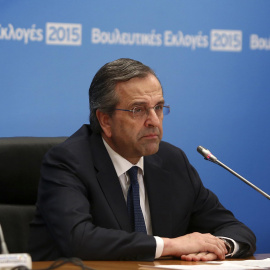 El primer ministro griego saliente, el conservador Antonis Samaras, de Nueva Democracia, valora los resultados de las elecciones parlamentarias de este 25 de enero, en las que ha ganado la formación de izquierda Syriza. REUTERS/Panayiotis T
