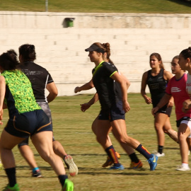 La selección femenina de rugby, durante el entrenamiento en el Campo Central.