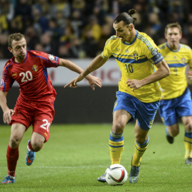 Ibrahimovic, ayer en el partido contra Moldavia. /REUTERS