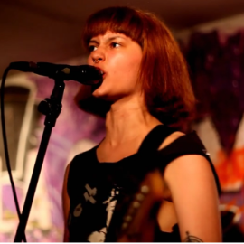 "Sin tu permiso va dedicado para todas esas mujeres que siguen en esa escena aunque no sea la suya"/ VERKAMI