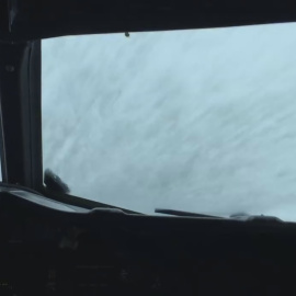 Imagen del interior del avión que se ha adentrado en el huracán Matthew. Administración Nacional Oceánica y Atmosférica (NOAA)