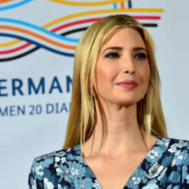  Ivanka Trump hija y consejera del Presidente de EE.UU. Donald Trump, durante el encuentro Women20 (W20) en Berlín, Alemania, el 25 de mayo de 2017, en el que habló sobre We-Fi. Maurizio Gambarini | Anadolu Agency | Getty Images.