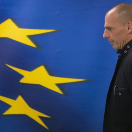 El nuevo ministro de Finanzas griego, Yanis Varoufakis, en la ceremonia de toma de posesión. REUTERS/Marko Djurica