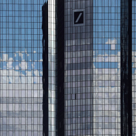 El logo del banco Deutsche Bank en su sede en Fráncfort. REUTERS/Kai Pfaffenbach