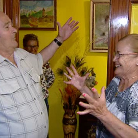Frenan el desahucio del matrimonio de sordomudos analfabetos