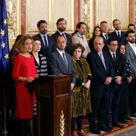 La presidenta del Congreso, Meritxell Battet (2i), durante su intervención durante la sesión solemne de las Cortes con motivo de la celebración del 41 aniversario de la Constitución. EFE