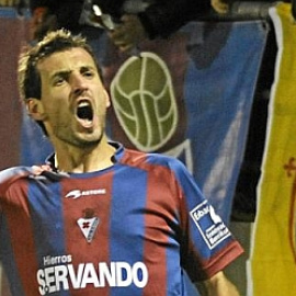 Arruabarrena celebra un gol con el Eibar.