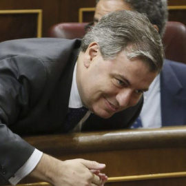 El diputado de de CiU, Jordi Xuclá, poco antes de que comenzara la sesión de control al Gobierno en el Congreso de los Diputados. EFE/Fernando Alvarado.