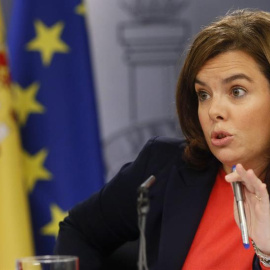 La vicepresidenta del Gobierno, Soraya Sáenz de Santamaría, durante la rueda de prensa tras el Consejo de Ministros. /EFE