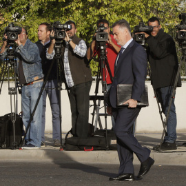 El ex consejero de la Comunidad de Madrid imputado en la causa Gürtel, Alberto López Viejo, a su llegada a la Audiencia en San Fernando de Henares. EFE/Mariscal