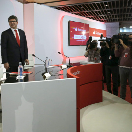 La presidenta del Banco Santander, Ana Patricia Botín, y el nuevo consejero delegado, José Antonio Álvarez, durante la presentación de resultados de 2014. EFE/Zipi