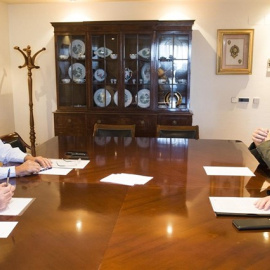 Los presidentes de CEOE y Cepyme, Joan Rosell y Antonio Garamendi, respectivamente, en una reunión con los líderes de UGT, Pepe Álvarez, y CCOO, Ignacio Fernández Toxo. EUROPA PRESS / David Mudarra
