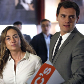 La portavoz de C's en el Parlamento valenciano, Carolina Punset, y el presidente del partido, Albert Rivera, en una imagen de archivo. EFE