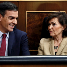 07/01/2020.- El presidente del gobierno en funciones Pedro Sánchez, y la vicepresidenta del gobierno en funciones Carmen Calvo, en la tercera jornada del debate para la investidura.EFE/Mariscal